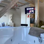Wellness Mit Whirlpool Am Stadtrand Von Apartamento