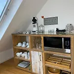 Wellness Mit Whirlpool Am Stadtrand Von アパート