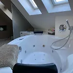 Apartamento Wellness Mit Whirlpool Am Stadtrand Von *