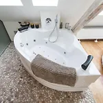 Wellness Mit Whirlpool Am Stadtrand Von Apartamento *