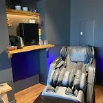Wellness Mit Whirlpool Am Stadtrand Von エッセン