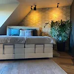 Wellness Mit Whirlpool Am Stadtrand Von Apartamento
