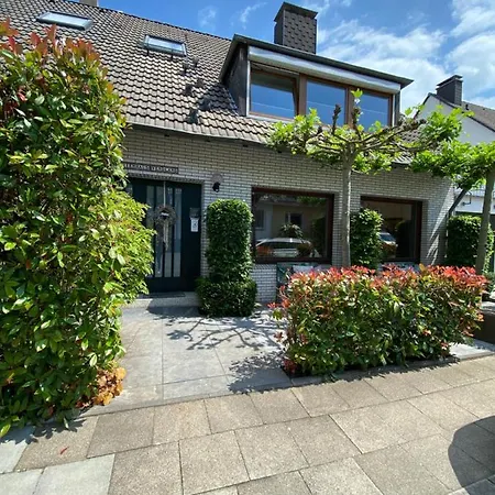 Wellness Suiten Mit Whirlpool Am Stadtrand Von Essen 아파트