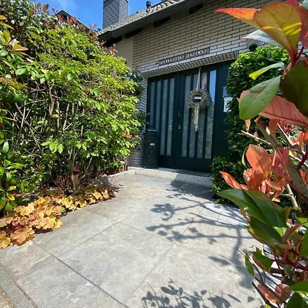 Apartment Wellness Suiten Mit Whirlpool Am Stadtrand Von Essen *