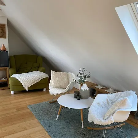Wellness Mit Whirlpool Am Stadtrand Von Lägenhet *