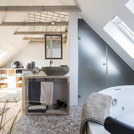 Apartment Wellness Suiten Mit Whirlpool Am Stadtrand Von Essen *