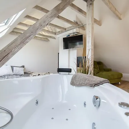 아파트 Wellness Suiten Mit Whirlpool Am Stadtrand Von Essen 에센