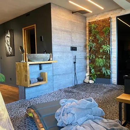 Wellness Mit Whirlpool Am Stadtrand Von Essen