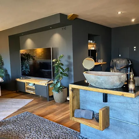 Wellness Suiten Mit Whirlpool Am Stadtrand Von Essen 아파트 *