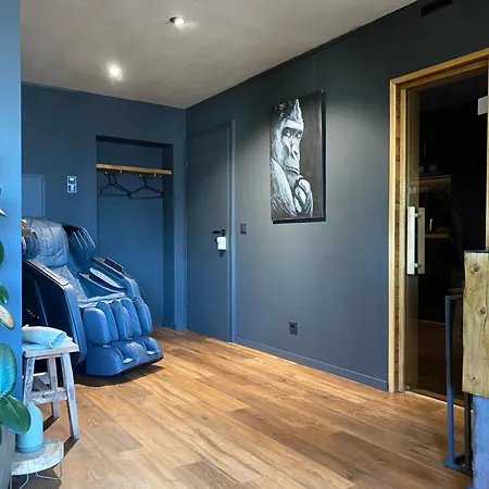 Wellness Suiten Mit Whirlpool Am Stadtrand Von Essen 아파트 에센