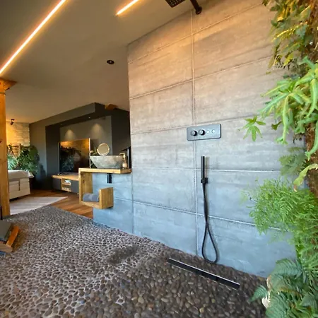 Wellness Mit Whirlpool Am Stadtrand Von Essen