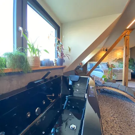 Wellness Suiten Mit Whirlpool Am Stadtrand Von Essen 아파트