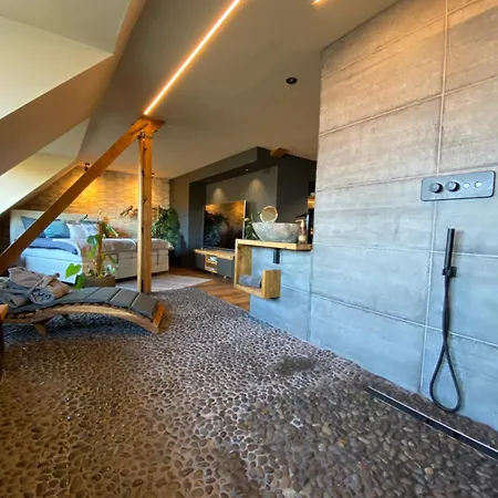 Wellness Suiten Mit Whirlpool Am Stadtrand Von Essen 아파트