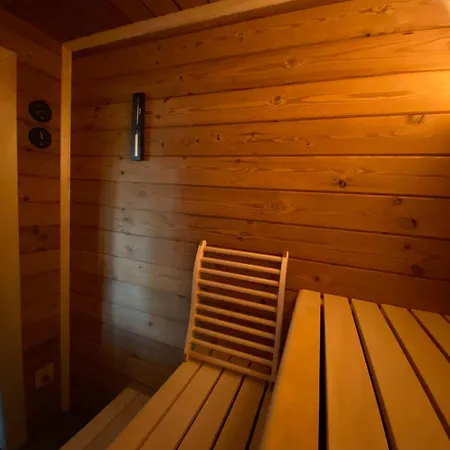 아파트 Wellness Suiten Mit Whirlpool Am Stadtrand Von Essen 에센