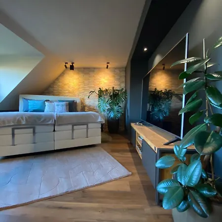 아파트 Wellness Suiten Mit Whirlpool Am Stadtrand Von Essen