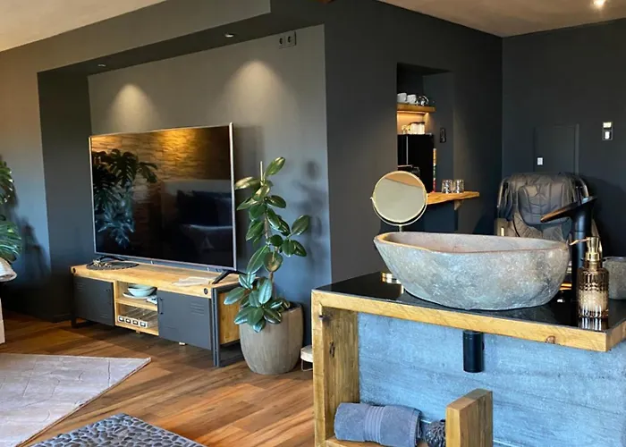 Wellness Mit Whirlpool Am Stadtrand Von Apartment *