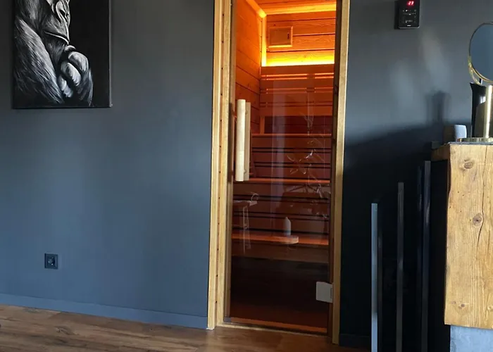 Wellness Mit Whirlpool Am Stadtrand Von Έσσεν